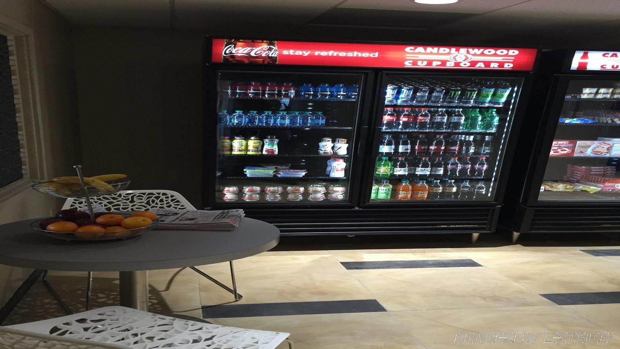 士麦那烛木套房酒店 外观 照片